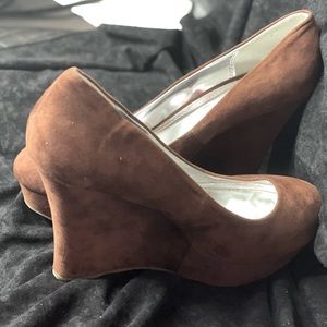 Bamboo brown wedges sz 10 & 11